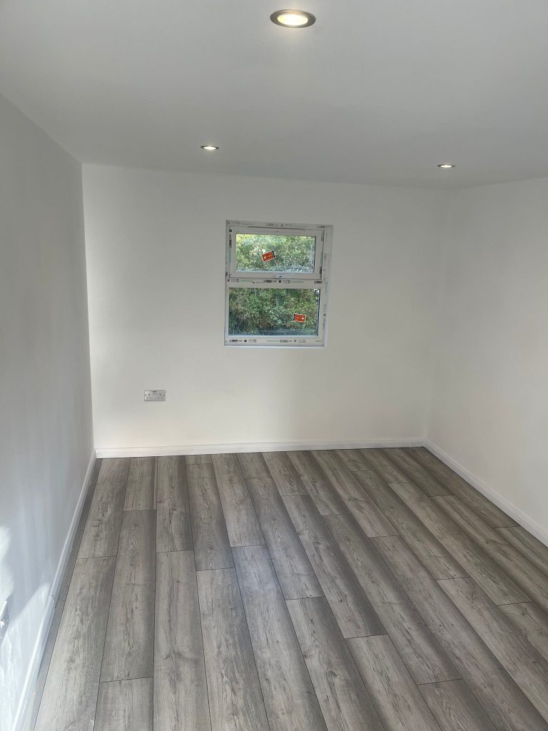 Summerhouse in Northolt UB5